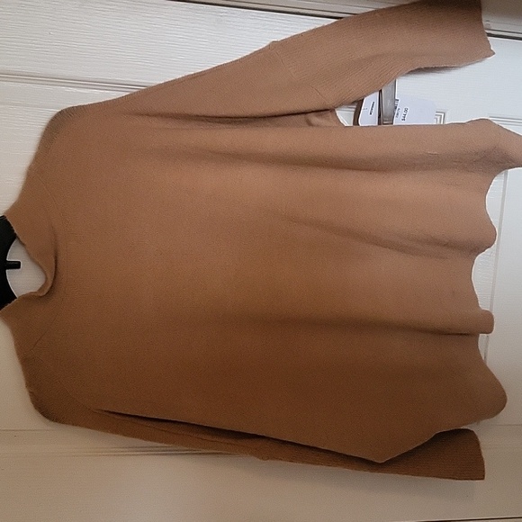 V-neck Sweater - Picture 4 of 8